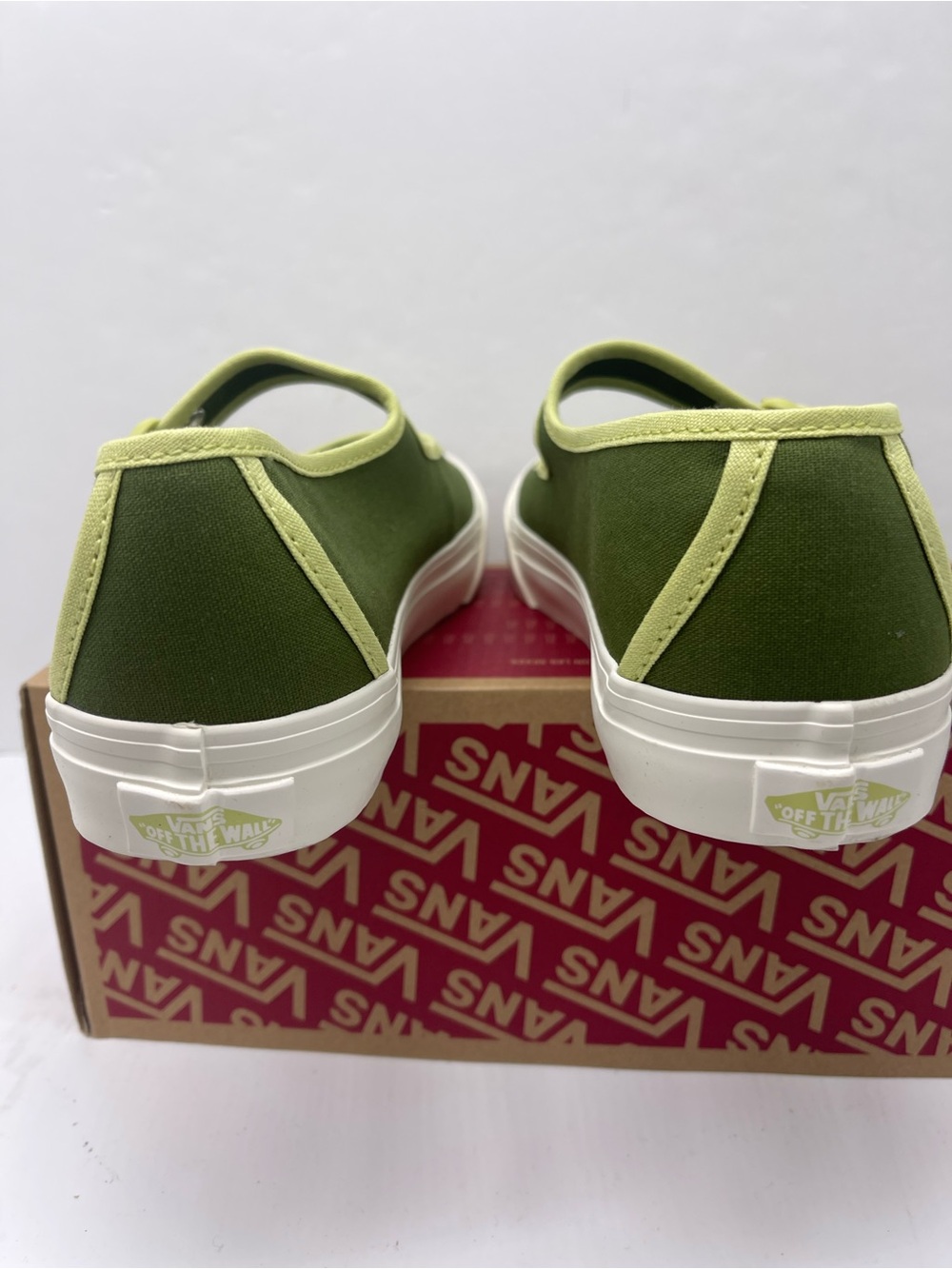 Vans WMNS Sz 8.5 Mary Jane Ballerina Green
VN000CRRCX1 Sandals Sneakers - Picture 14 of 16